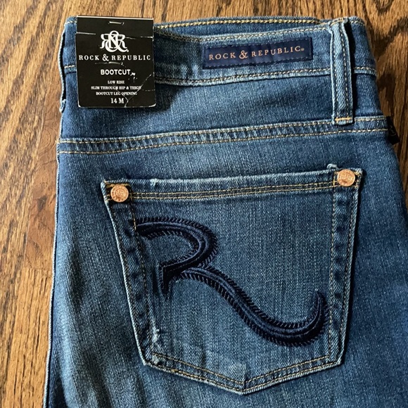 Rock & Republic NWT Low Rise Typhoon Bootcut Jeans - Picture 7 of 17